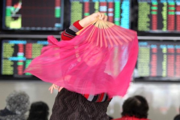 国内配资官网 今晚基金亏损174元！眼含热泪！明天A股冲一下！